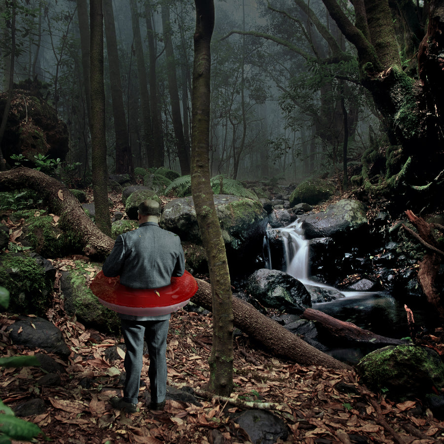 Señor en bosque