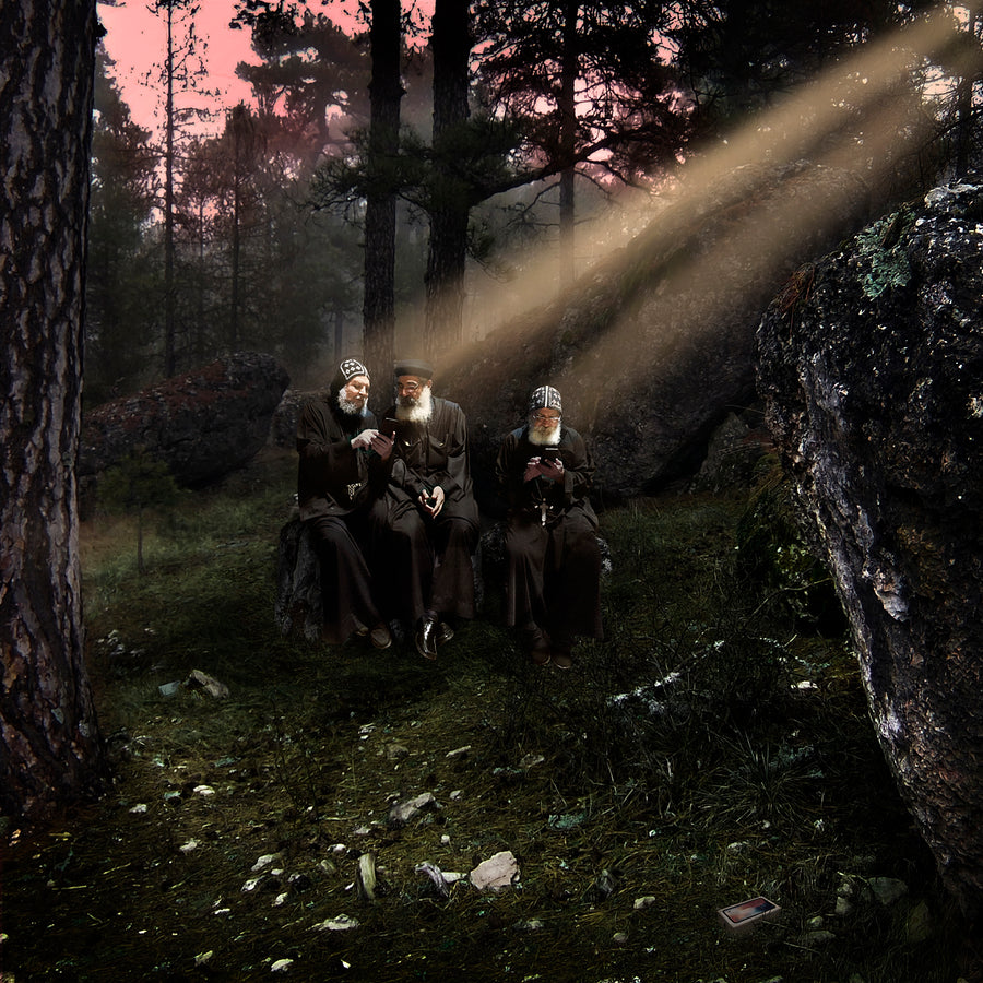 Monjes en bosque