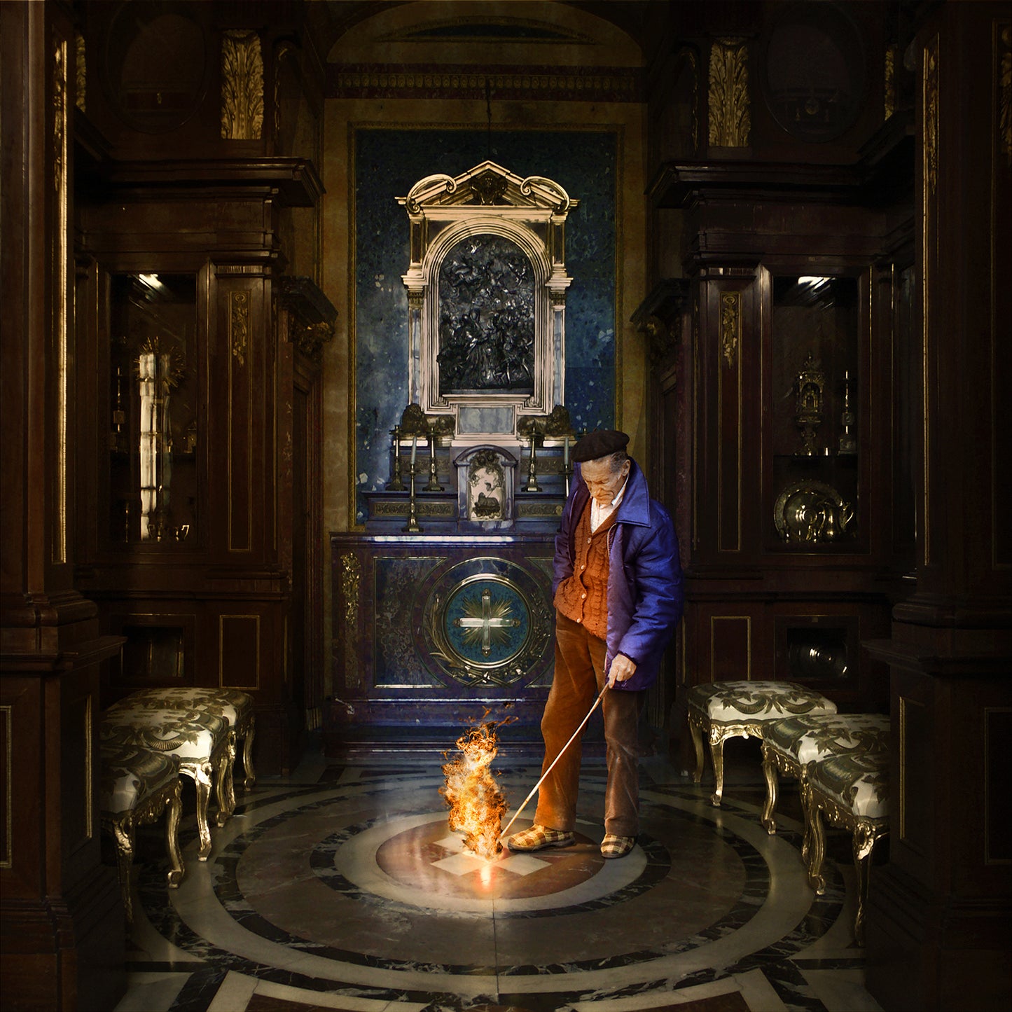 "Anciano en capilla"