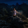 Piedras y chica